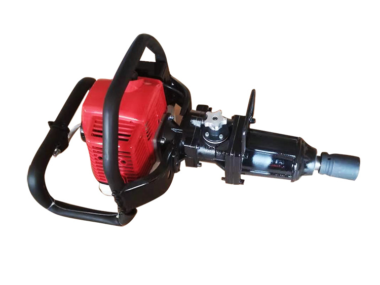 NLB-550型(xing)手提式内燃(rán)螺栓扳手 