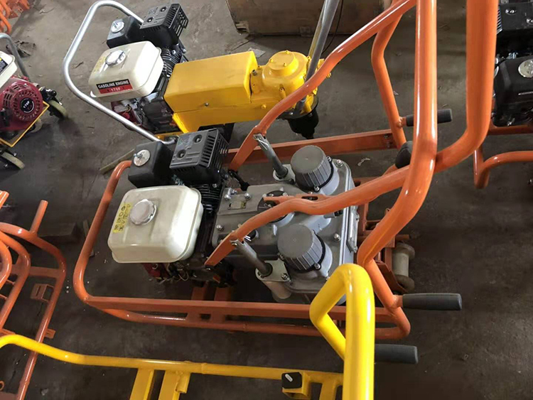 NLB-600型雙(shuang)頭内燃螺(luo)栓扳手