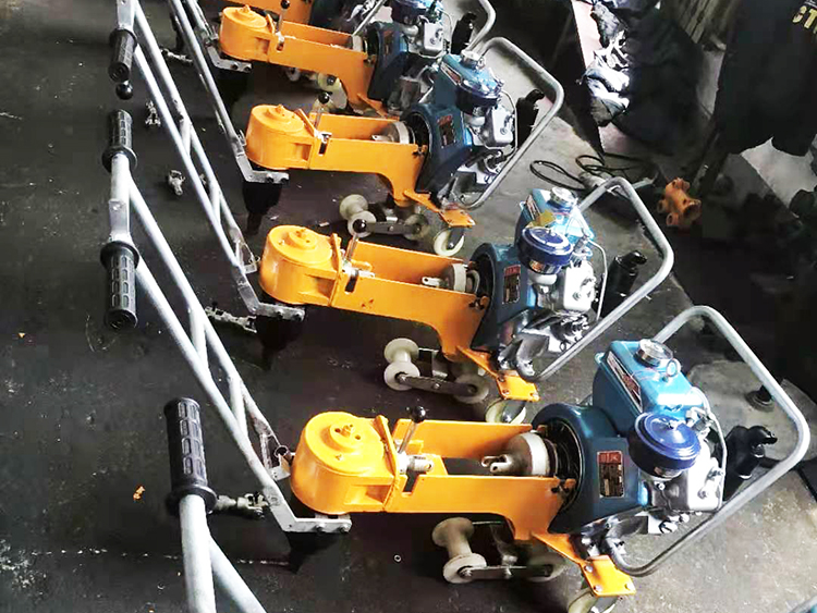 NLB-300型單(dan)頭内燃螺(luo)栓扳手 