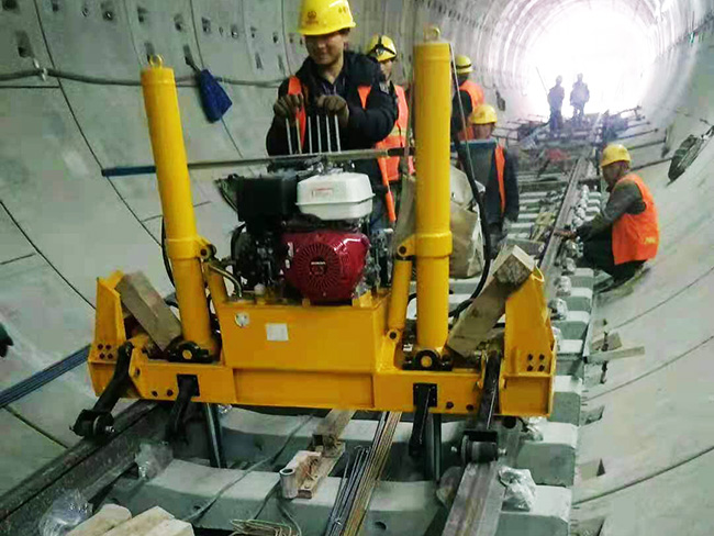 中鐵四(si)局北京(jing)地鐵施(shī)工