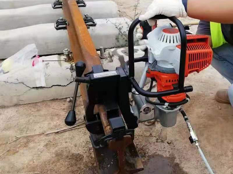 NZG-31II型内(nei)燃鋼軌鑽孔機