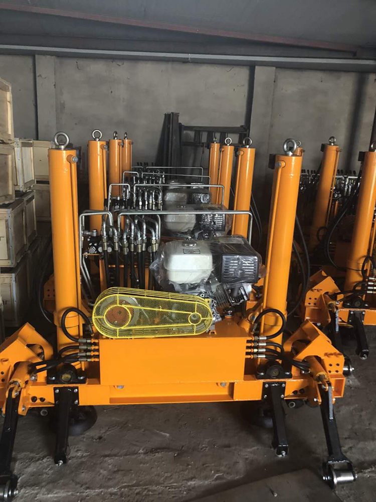 YQBJ-250型門式(shi)液壓起撥(bo)道機