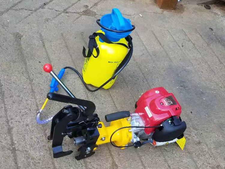 NZG-31型内燃(ran)鋼軌鑽(zuan)孔機