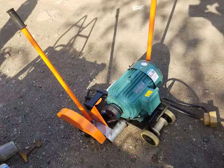 DQG-4型電動鋼(gāng)軌鋸軌機 