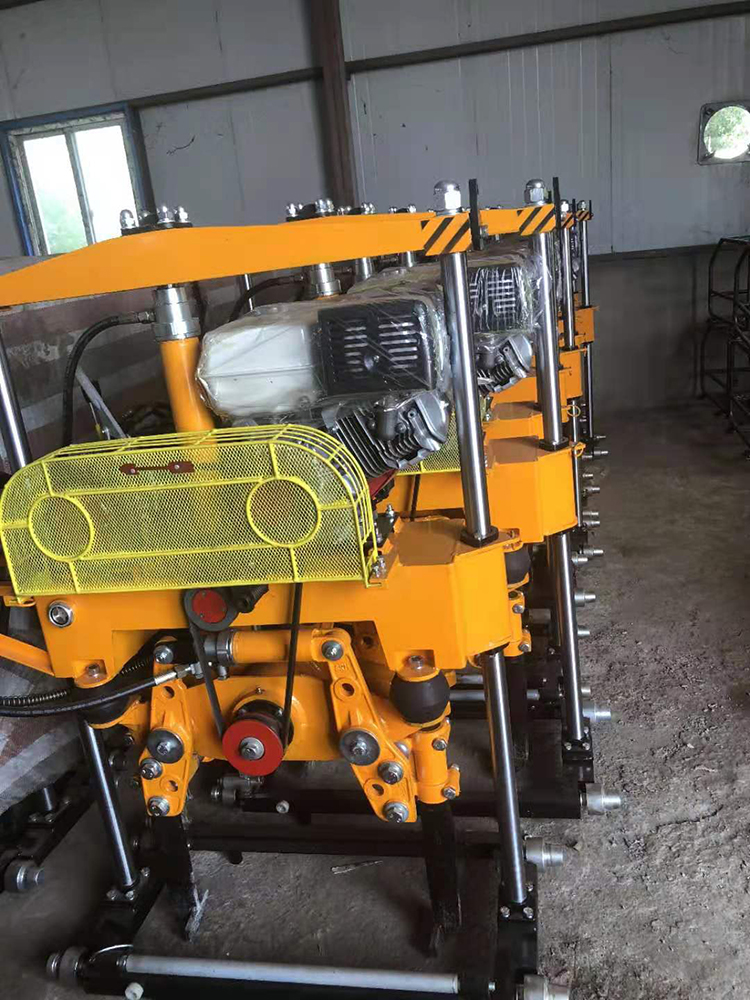 YD-22型液壓線(xiàn)路搗固機