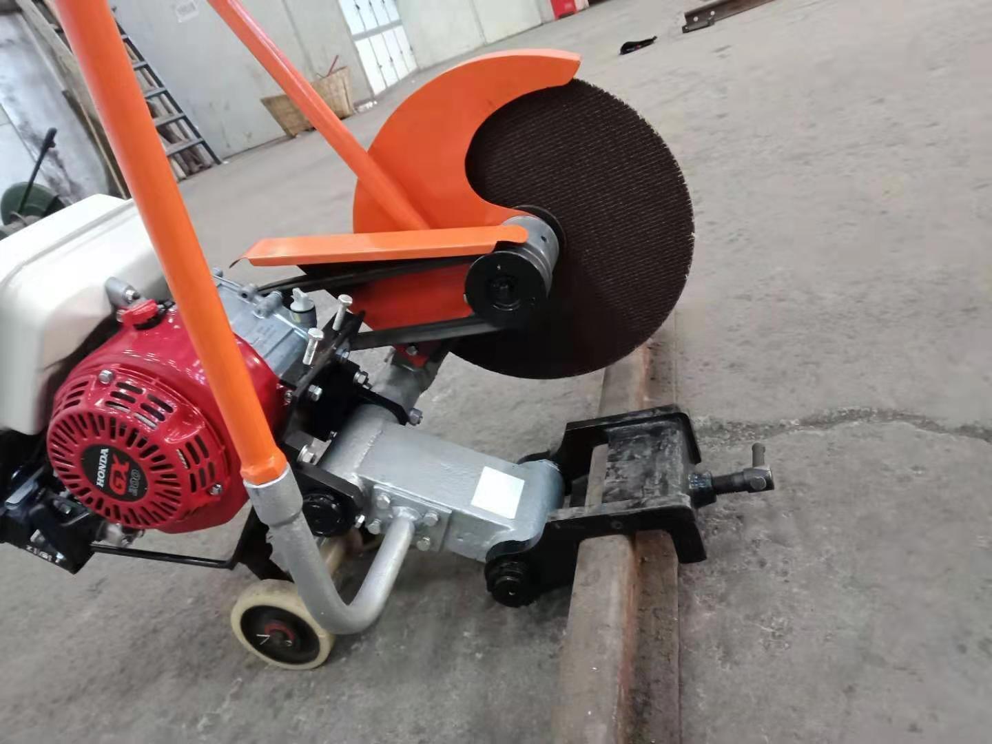 NQG-6.5II型内(nèi)燃鋼軌鋸軌機 